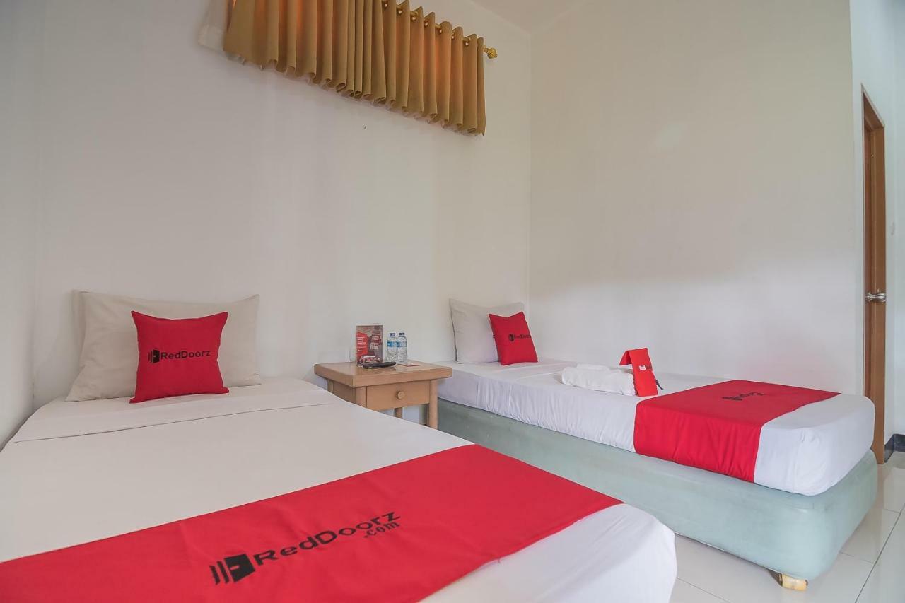 Wisma tamu Reddoorz @ Maribaya Street 2 Bandung
